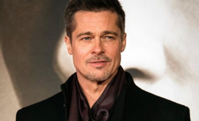 Brad Pitt përfshihet në një aksident dhe sjellja e tij është për t’u habitur