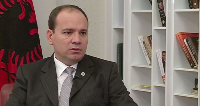 Nishani: Kush mendon se tremb me burg bëhet qesharak, s’ka alternativë tjetër veç…!