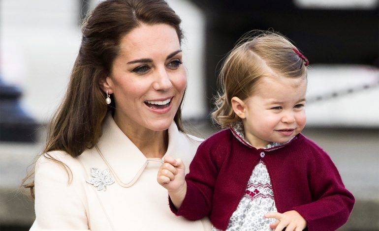 FOTO/ Princ William dhe Kate kanë gati kartolinën e Krishtlindjeve, por ajo që bie në sy është…