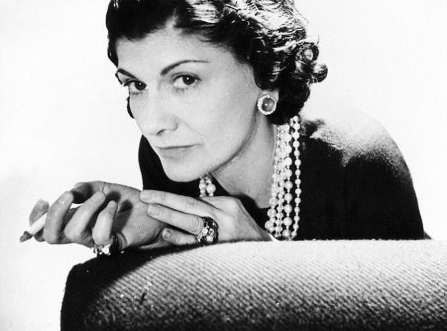 Coco Chanel/ Mbretëresha e modës përdori lidhjet e saj naziste për të rrëzuar partnerët hebrenj