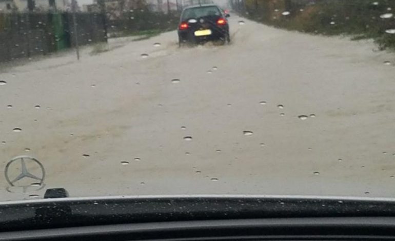 E keqja e permbytjeve nuk ka kaluar ende/ Nesër shtrëngata dhe borë, dy qytete në alarm
