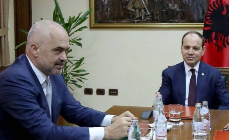 Nishani këshillon Ramën: Respekto Kushtetutën, aktet e njëanshme politike janë të pavlefshme