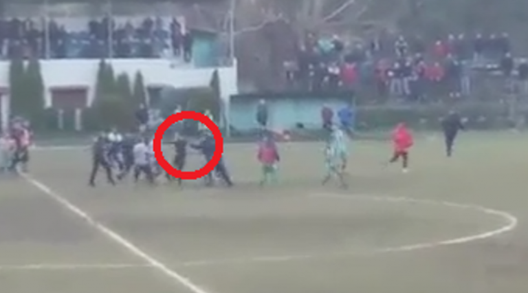 VIDEO/ Rikthehet dhuna në futbollin shqiptar, goditet me grushta gjyqtari i takimit