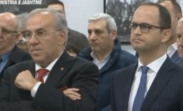 Dy diplomatët e karrierës Ilir Boçka dhe Dashnor Dervishi marrin gradën “Ambasador”