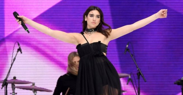 Dua Lipa përsëri i bën krenarë të gjithë shqiptarët, shikoni çfarë bën ajo