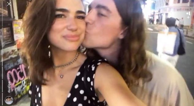 VIDEO/ “Hajde Dua Lipa hajde”. Publikon momente në shtrat me të dashurin e saj të ri