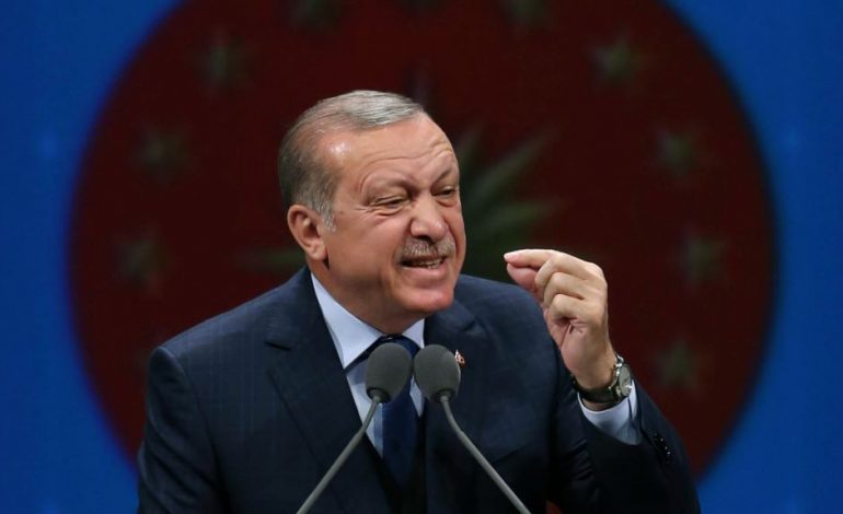 Erdogan ashpërson tonet me Amerikën: Trump nuk mund të blejë mbështetjen e Turqisë