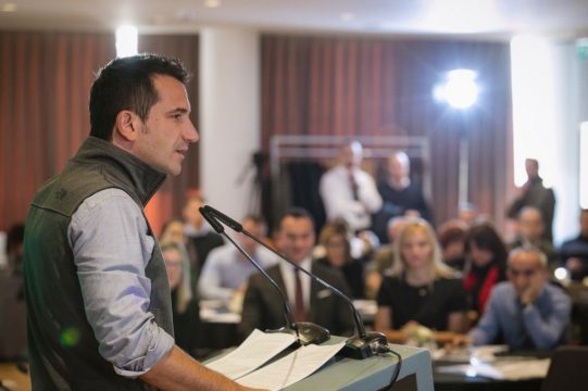 Përmbytjet, Veliaj ironizon Berishën: Një politikan i moçëm gënjeu për ca vota