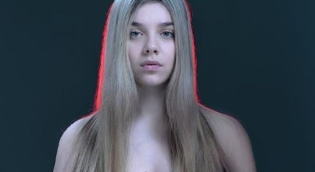 Arilena Ara shpërthen në spektaklin rumun. Publiku këndon me të (VIDEO)