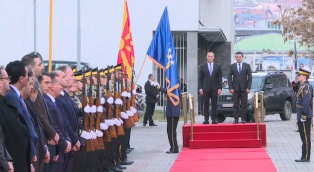 HISTORIKE/ Zaev bëhet sot Kryeministri i parë i Maqedonisë që viziton Kosovën. Axhenda e takimeve (FOTO+VIDEO)