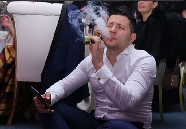“Një gjel mikroskopik për Vit të Ri”/ Ermal Mamaqi sapo na tregoi pjatën e tij (FOTO)