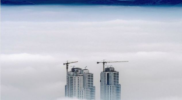 Ndotja “zhduk” kryeqytetin e Maqedonisë, pamjet nga lart të Shkupit (Foto)