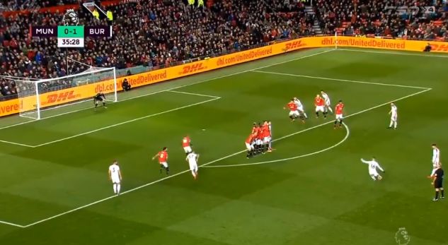 (VIDEO) ‘Shokohet’ United, Burnley dyfishon rezultatin në ‘Old Trafford’