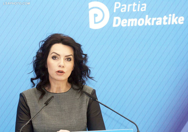 Protesta e Partisë Demokratike/ Grida Duma: Nesër do të lulëzojë një puç kushtetuets