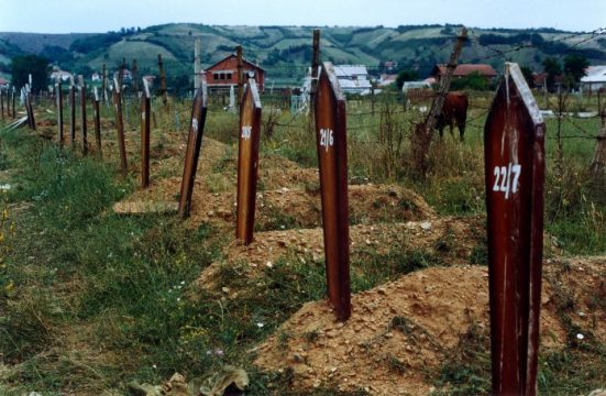 Dëshmitarët e Kosovës rrëfejnë në Beograd vrasjet e të afërmve