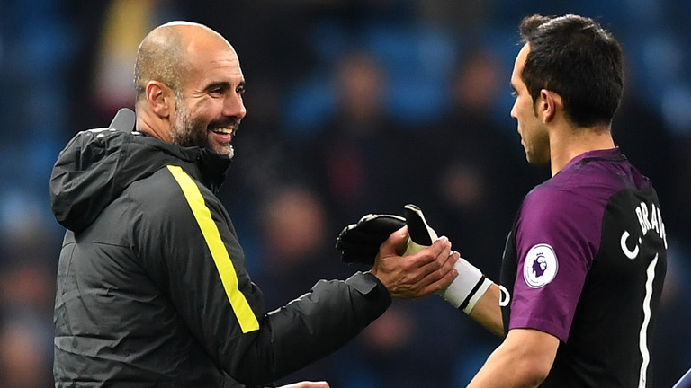 ‘Krisen’ marrëdhëniet me Guardiolën, Bravo kërkon largimin nga Manchester City