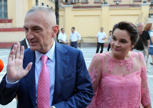 Monika Kryemadhi shumë e nxehur: Ilir Meta të shkarkohet nga President që nesër!