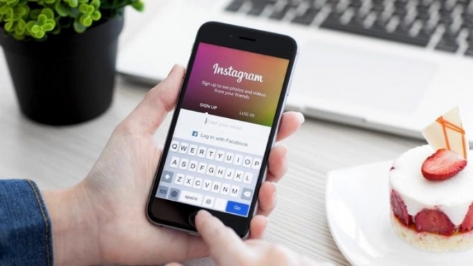 INSTAGRAM/ Djem dhe Vajza gati? Ja filtrat e rinj të rrjetit social më popullor për festat