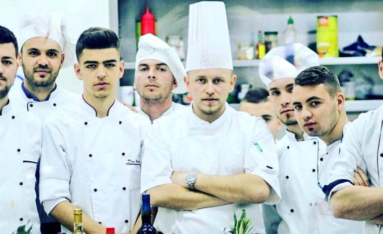 (FOTO) Njihuni me kuzhinierin shqiptar që gatoi për Mbretëreshën e Anglisë