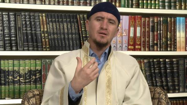 Hoxha Ahmed Kalaja “provokon” të krishterët në festën e tyre: Jezusi do kthehet në tokë të …