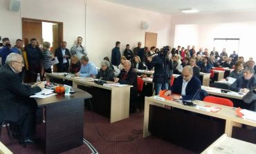 “Lala” në Elbasan na e “bleu” gjithë opozitën. PS-PD-LSI bashkojnë votat dhe kalon buxheti i bashkisë!