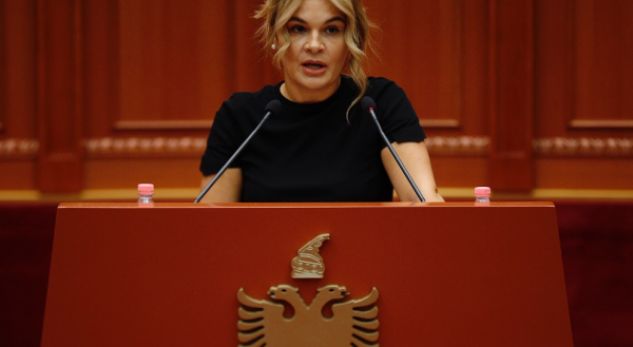 A është gati LSI të djegë mandatet? Ja si përgjigjet Monika Kryemadhi