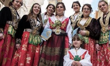 Arbëreshët në Itali festojnë me të njejtat tradita si në Shqipëri (FOTO)