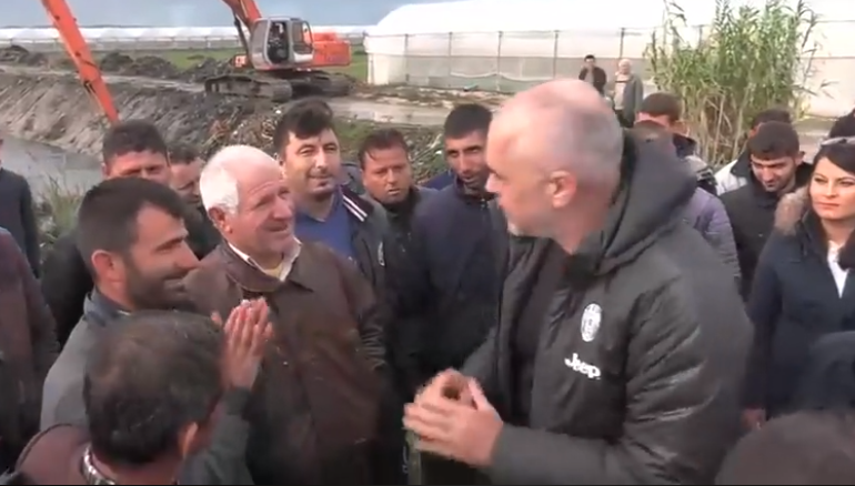INSPEKTIMET/ Rama në zonat e përmbytura në Berat, parashikon se kush fiton kampionatin në Itali