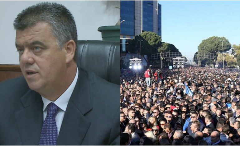 PROTESTA E OPOZITËS/ PD “sulmon” ish-ministrin e LSI: Bëhu i penduari i drejtësisë dhe denonco!