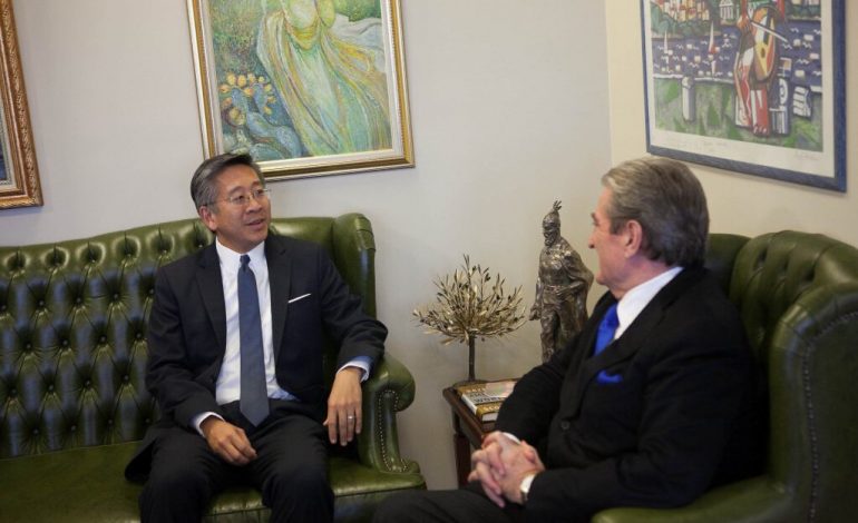 Berisha sulmon ashpër ambasadorët e SHBA: E kanë kaluar kufirin, po mbështesin Ramën dhe Sorosin