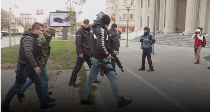 Dhuna në kuvendin e Maqedonisë, 6 deputetë dalin sot para gjykatës