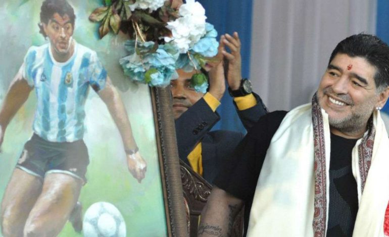 (VIDEO) Mendonit se statuja e Ronaldos është e shëmtuar? Shihni atë të Maradonës në Indi