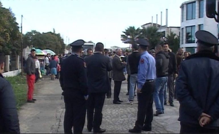 Protestë në Fier, naftëtarët prej muajsh kërkojnë pagat dhe sigurimet
