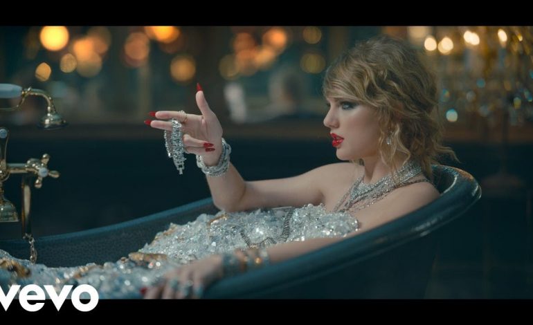 FOTO/ Titulli i këngës së Taylor Swift sapo krijoi debatin më të madh në rrjetet sociale