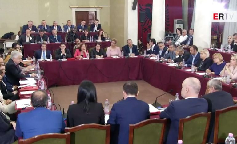 KRYEPROKURORI/ PS mbledh grupin parlamentar, zbulohet kandidatja që mbështetet
