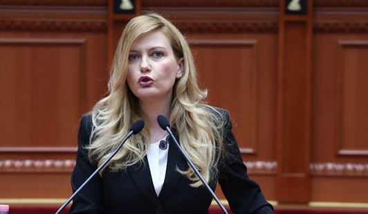 Mesila Doda e tepron, publikon një foto që nuk duhej. Shiheni me sytë tuaj
