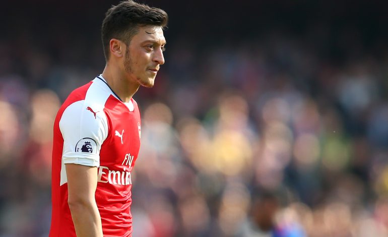 Wenger insiston: Ozil nuk do t’i bashkohet United