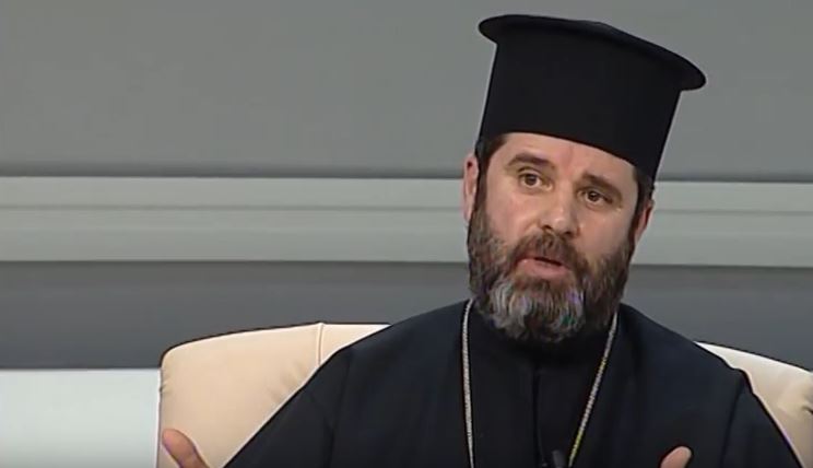 Dhënien e nështetësisë shqiptare për Janullatos e përshëndet dhe Mitropoliti i Korçës