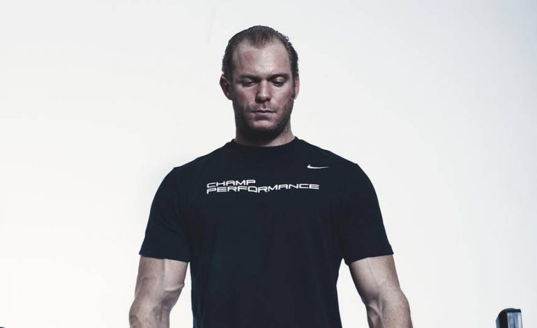 Trendi i trajnerëve personal më në modë se kurrë. Njihuni me trajnerin më të mirë “Agent 00Fitness”