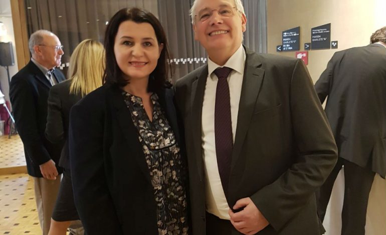 Kryetarja e Vettingut: Nuk duhet t’i trembemi pushtetit të politikës dhe parasë. TË ZHDUKEN