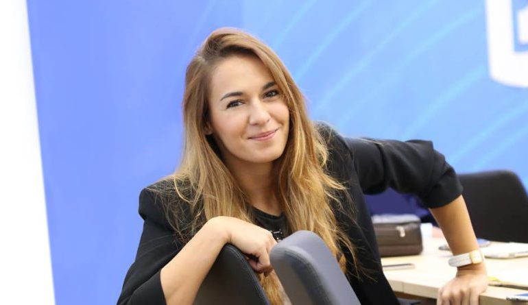 Ish-zëdhënësja e PD Oriela Nebiaj flet për statusin e saj dhe mashkullin ideal (VIDEO)
