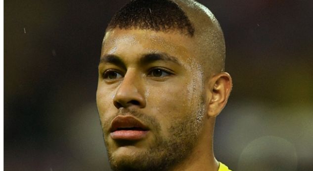 Surprizon Neymar: E kam pasur modelin e flokëve të Ronaldos në vitin 2002