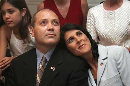 PROFIL/ Historia e panjohur e bashkëshortit nga SHQIPERIA i ambasadores së fuqishme të SHBA, në OKB
