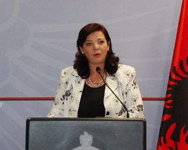 LSI, Nora Malaj: Nëse nuk bëni dot shëndetësi falas jepni dorëheqjen, mjekët janë dorëzuar