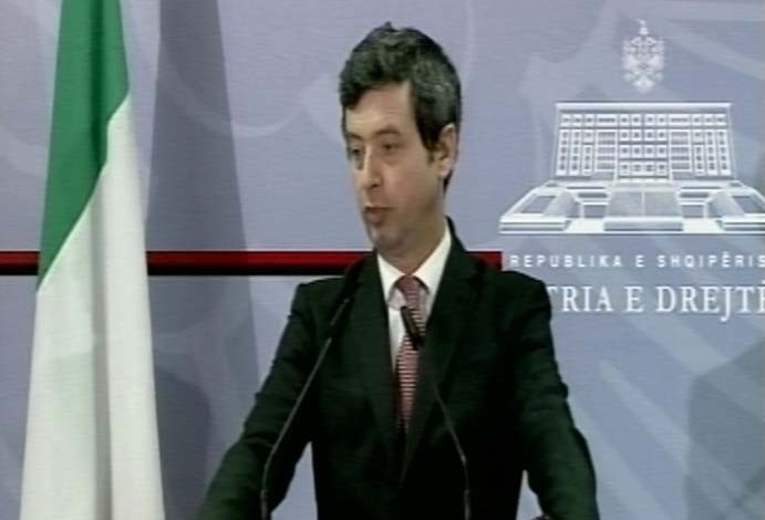 A ka sjellë Italia materiale të tjera për Tahirin? Ja si përgjigjet ministri i Drejtësisë