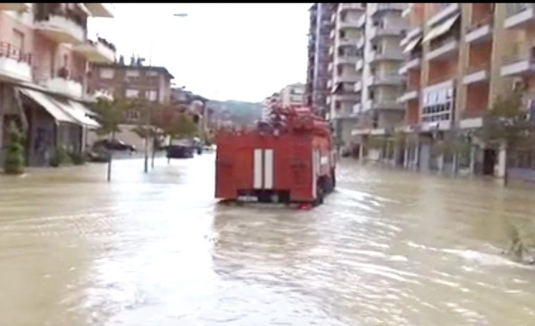 VLORË/ Rëndohet situata, rruga lidhëse me 6 fshatra e pakalueshme