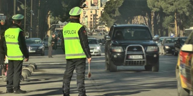 FESTAT E FUNDVITIT/ Policia Rrugore: Mos drejtoni automjete në gjendje të pirë, nëse konstatojmë shkelje…(VIDEO)