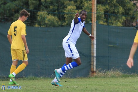 Ish futbollisti i Liverpul dhe Mançester tani te Tirana: Shkollën e lashë kur…