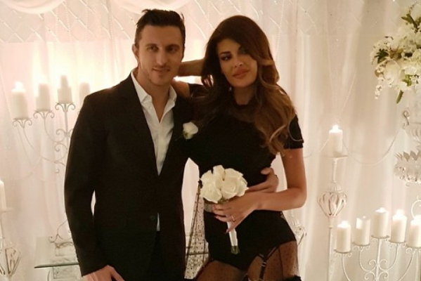 Angela Martini e tepron! Publikon fotografi intime me bashkëshortin e saj