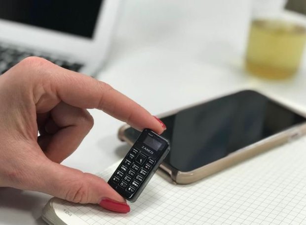 Njihuni me telefonin më të vogël në botë